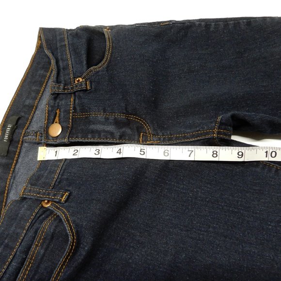 Forever 21 Medium Rise Jeans in size 26 - Picture 7 of 8